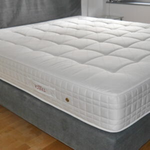 Boxspringbett mit Matratze